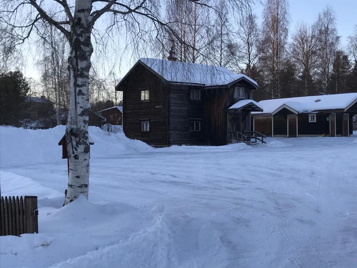 Asens Vandrarhem Uvboet Älvdalen Esterno foto
