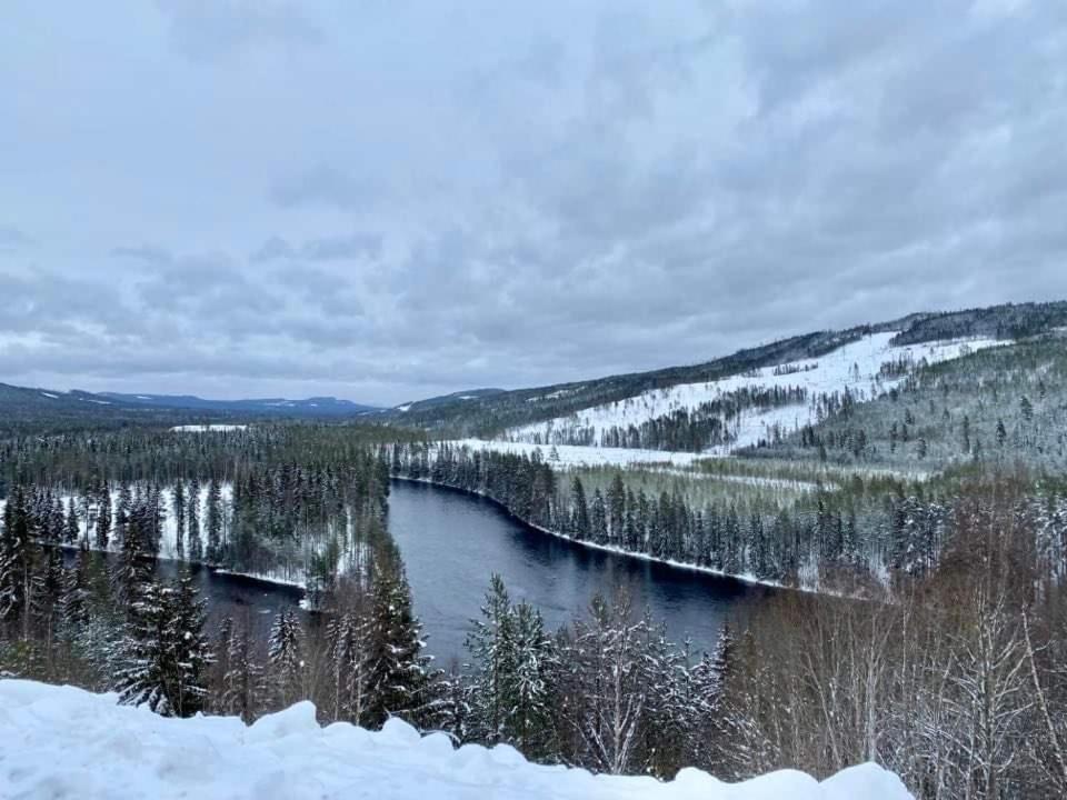 Asens Vandrarhem Uvboet Älvdalen Esterno foto