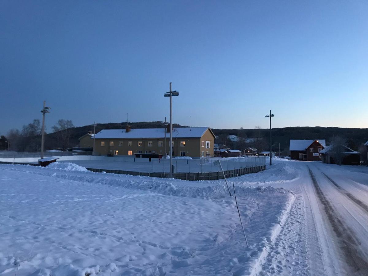 Asens Vandrarhem Uvboet Älvdalen Esterno foto