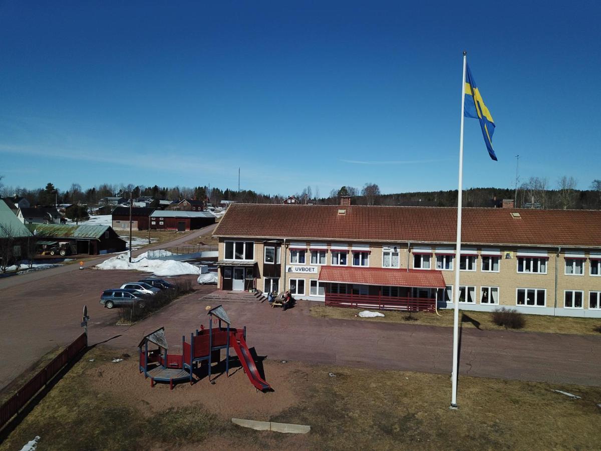 Asens Vandrarhem Uvboet Älvdalen Esterno foto