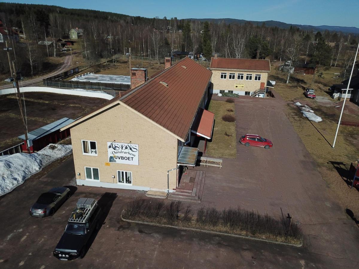 Asens Vandrarhem Uvboet Älvdalen Esterno foto